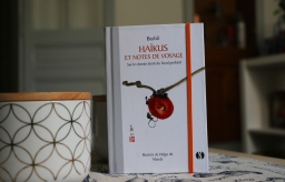 Couverture de Haïkus et Notes de voyage : Sur le chemin étroit du Nord profond par Bashô, illus. Manda